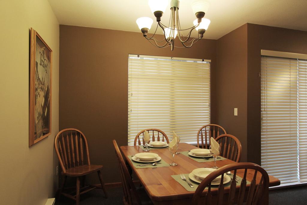 Sunpath Condos By Whistler Retreats Room photo