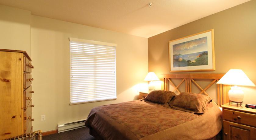 Sunpath Condos By Whistler Retreats Room photo
